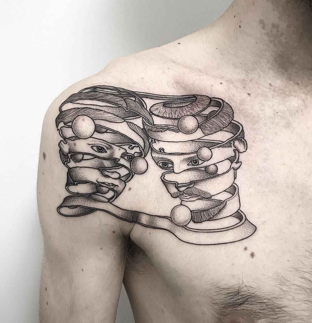 Artista de tatuagem Michele Volpi, tatuagem surrealista preta