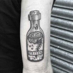 Histórias medievais em tatuagens por Lozzy Bones