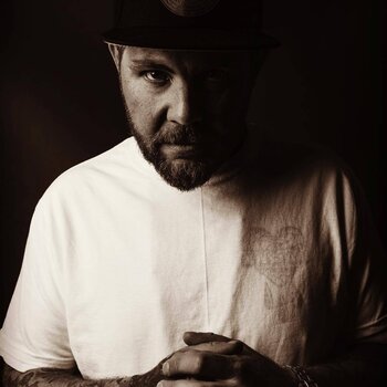 Artista de tatuagem Jason Sketchy Lawyer