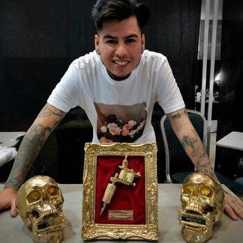 Artista de tatuagem Waler Montero