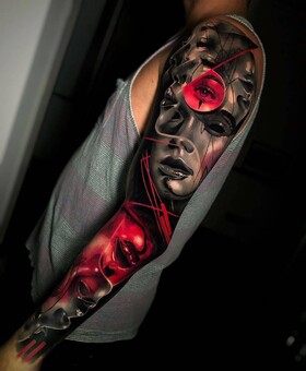 Tatuagem surrealista de Walter Montero