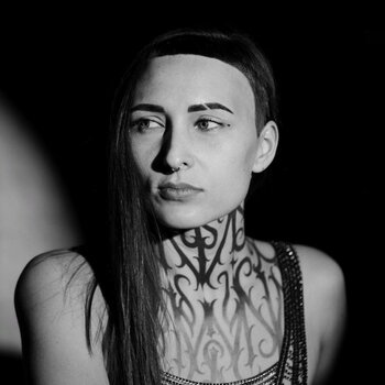 Artista de tatuagem Vanilla Green