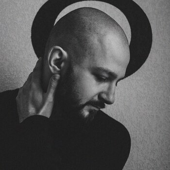 Artista de tatuagem Nikita Ermachek