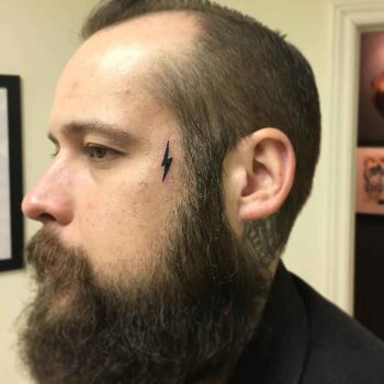 Artista de tatuagem Anthony Jenkins