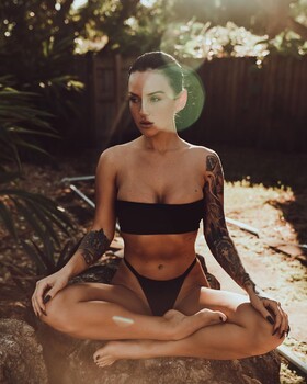 12 fotos superhot de Kayla Lauren impressionante