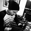 Artista de tatuagem Ian Det