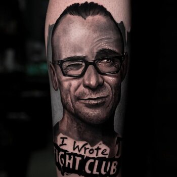 Artista de tatuagem Maksim Chanishev