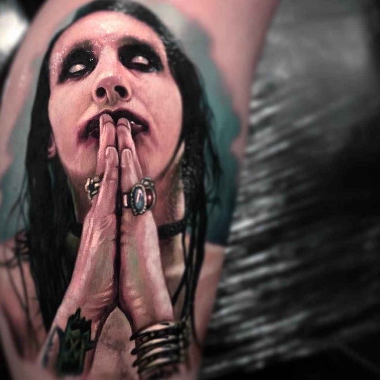 Paul Acker - mestre do tattoo de horror-realismo