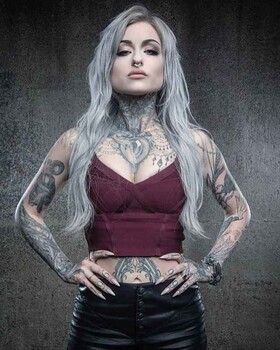 Tatuador Ryan Ashley Malarkey