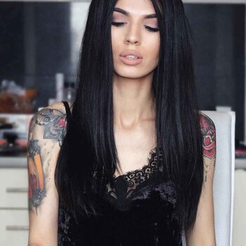 Artista de tatuagem Olie Siiz