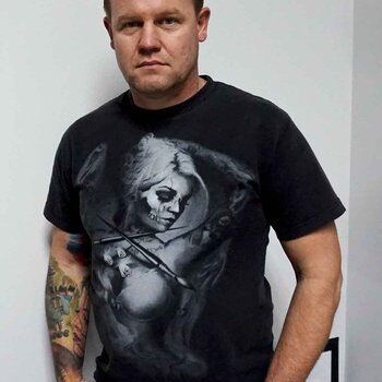 Artista de tatuagem Vladimir Shackiy