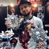 Artista de tatuagem Lukasz Smyku