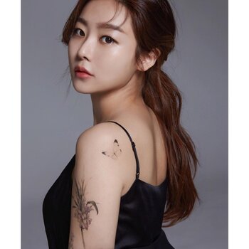 Artista de tatuagem Ellyn