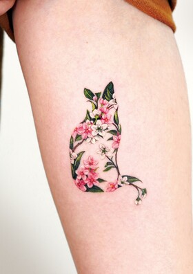 Uma mistura de formas e texturas por um artista de tatuagem coreano Fluffy