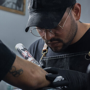 Artista de tatuagem Daniel Escalante