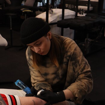 Artista de tatuagem Kateryna Vorobiova