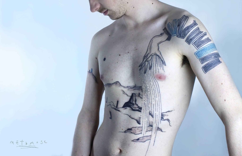 Artista de tatuagem Maison Métamose cria tatuagem abstrata em cores e preto | Paris, França | #inkpplcom #colortattoo #blackwork #blacktattoo #contemporaryart #tattooartist #tattooing #moderntattooing #abstract #sketch #authorsstyle #moderntattoo
