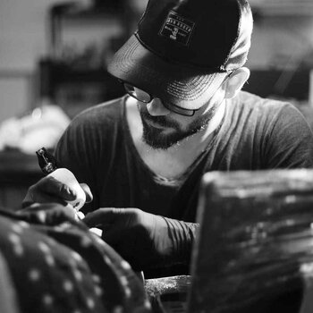 Artista de tatuagem John Monteiro