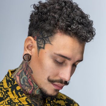 Artista de tatuagem Edi Contreras