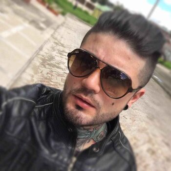 Artista de tatuagem Carlox Angarita