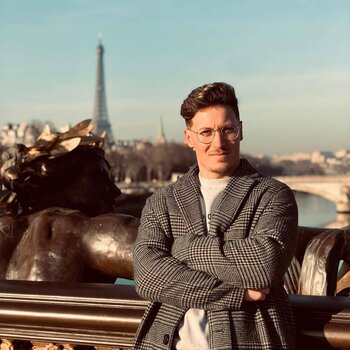 Artista de tatuagem Sergio Fernandez