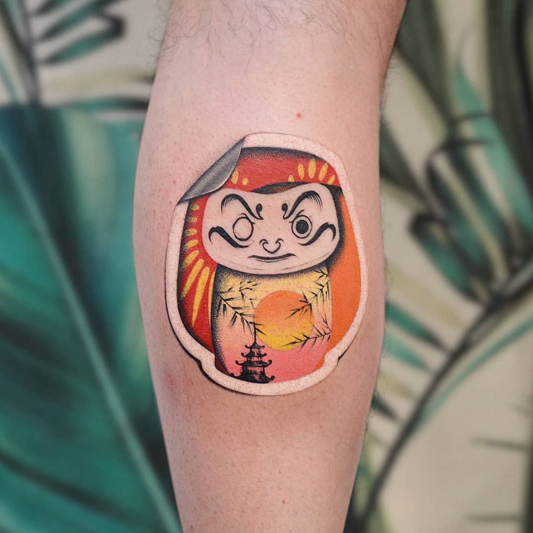 Artista de tatuagem Sku Plux