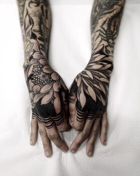 Tatuagem japonesa preta e cinza por FIBS