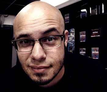 Artista de tatuagem Javier Antunez