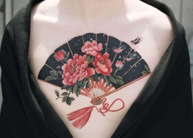 Tatuagens florais delicadas