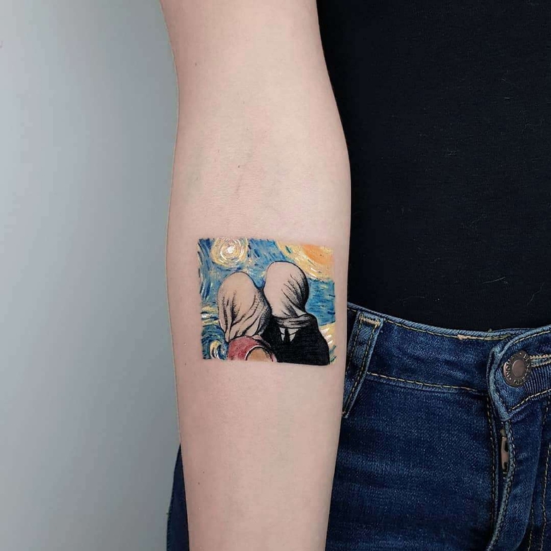 Artista de tatuagem Hakan Adik, autores estilo cor e tatuagem a tinta preta de água doce minimalista | Turquia