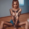 Modela tatuada Jackie Janzer