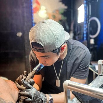 Artista de tatuagem Tiktattoo