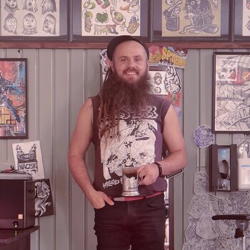 Artista de tatuagem ilja Samöwar