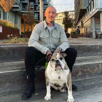 Artista de tatuagem Rob Hamilton