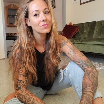 Artista de tatuagem Kel Tait