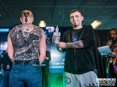 Artista de tatuagem Aleksandr Khartsyz