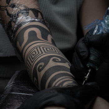 Artista de tatuagem Lilentatt