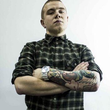 Artista de tatuagem Amir Haski