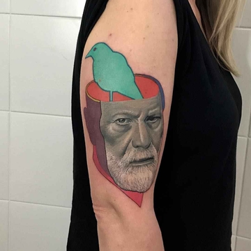 Tatuador polonês Rafal Makarow