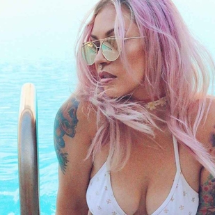 🔥 Fotos quentes, portfólio de modelos  #12683 Modelo de tatuagem Roxy Lee Heart