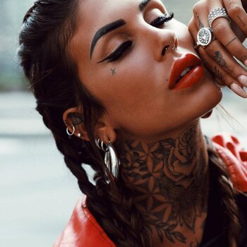Modelo de tatuagem Giada Longo
