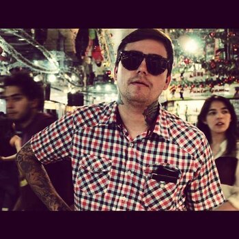 Artista de tatuagem Camilo Prat
