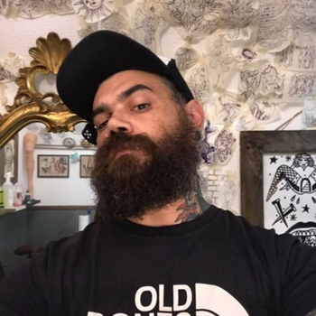 Artista de tatuagem Emanuele Quintino 