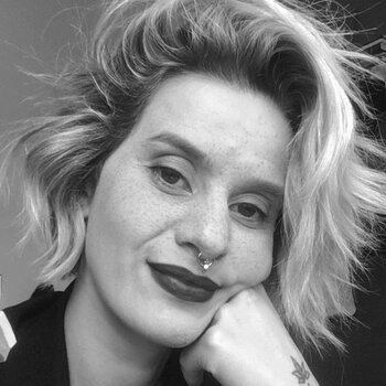 Artista de tatuagem Lorena Melo