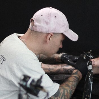 Artista de tatuagem ros helem