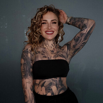Artista de tatuagem Jessica C. Vittorelli