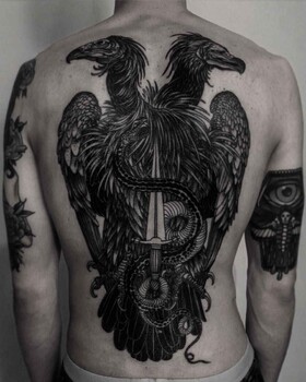 Artista di tatuaggi Alexander Grim