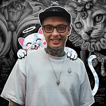 Artista de tatuagem Max Twenty Eight