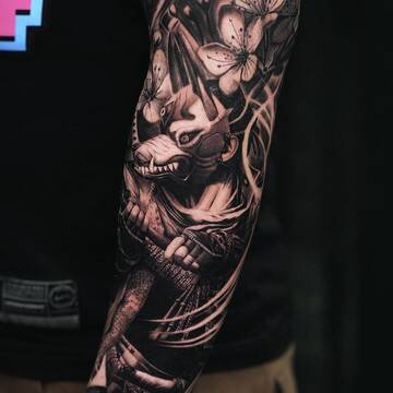 Realism and Reverie: Sumok's Tattoo Artistry Unveiled