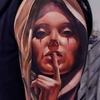 Artista de tatuagem Andrzej Niuniek Misztal